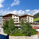 Otel Aktivhotel Alpendorf Sankt Johann im Pongau