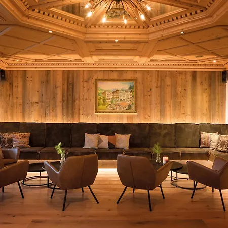 Aktivhotel Alpendorf מלון סנט יוהן אים פונגאו