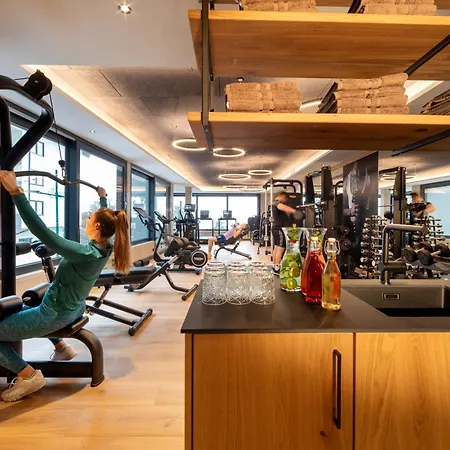 Aktivhotel Alpendorf מלון סנט יוהן אים פונגאו