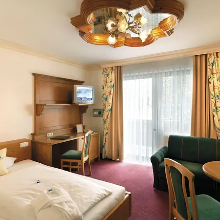 Hotel Aktivhotel Alpendorf 4*