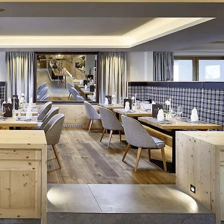 Aktivhotel Alpendorf מלון