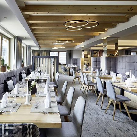 Aktivhotel Alpendorf 4*