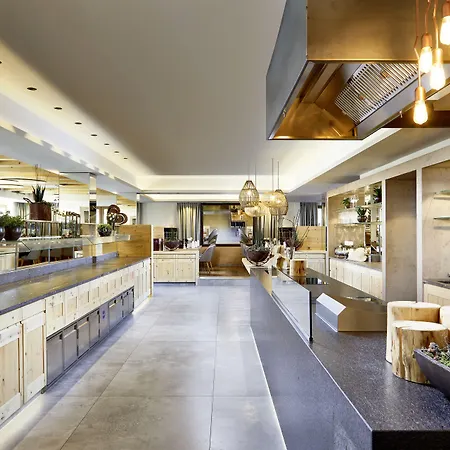 Aktivhotel Alpendorf מלון
