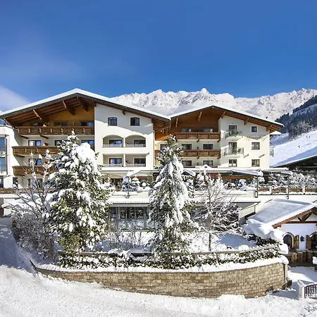 ホテル Aktivhotel Alpendorf 4*