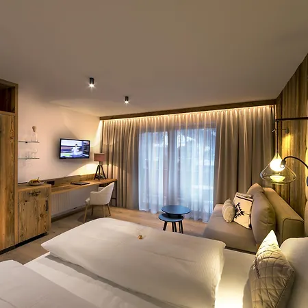 מלון Aktivhotel Alpendorf 4*