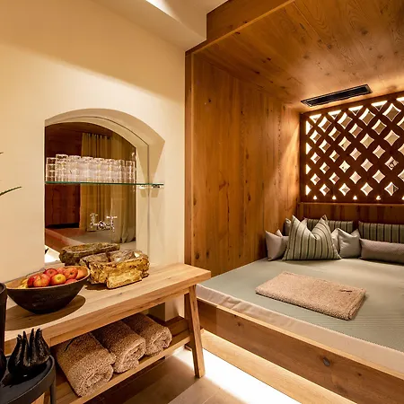 Aktivhotel Alpendorf Hotel 4*